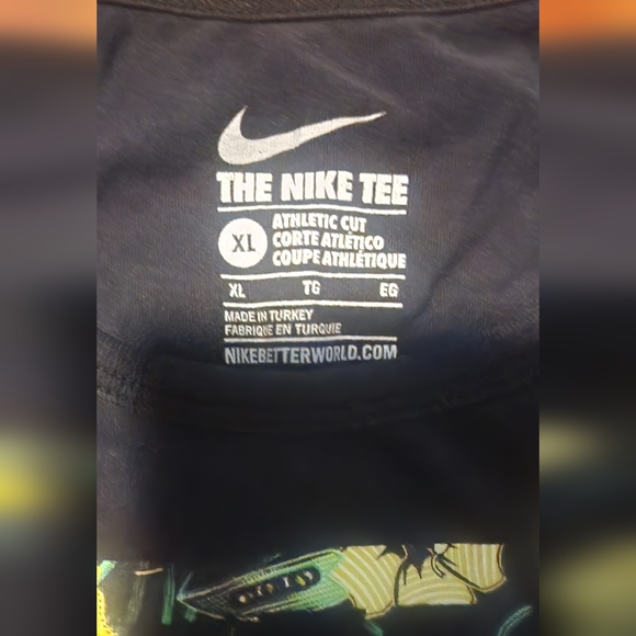 VINTAGE Nike Floral Tank . Size XL. Rare .   Hibiscus Print, Sleeveless Nike Tee - Picture 2 of 4